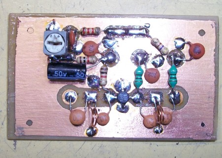 integrating an antenna amplifier into old transistor radio