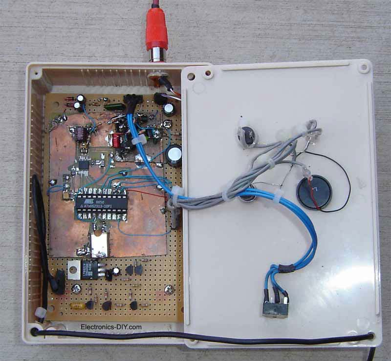 PLL FM Transmitter using LMX1601, ATtiny2313 AT90S2313