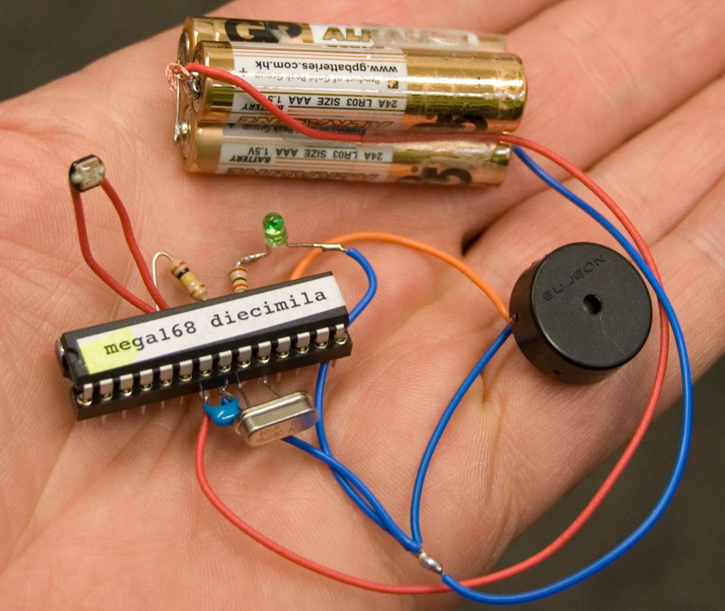 Arduino Battery Saver - Watchdog and Sleep Functions